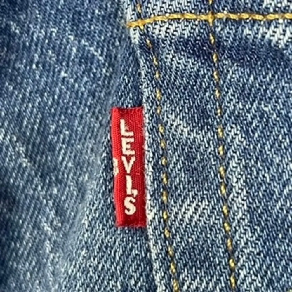 Levi Strauss & Co. classic fit